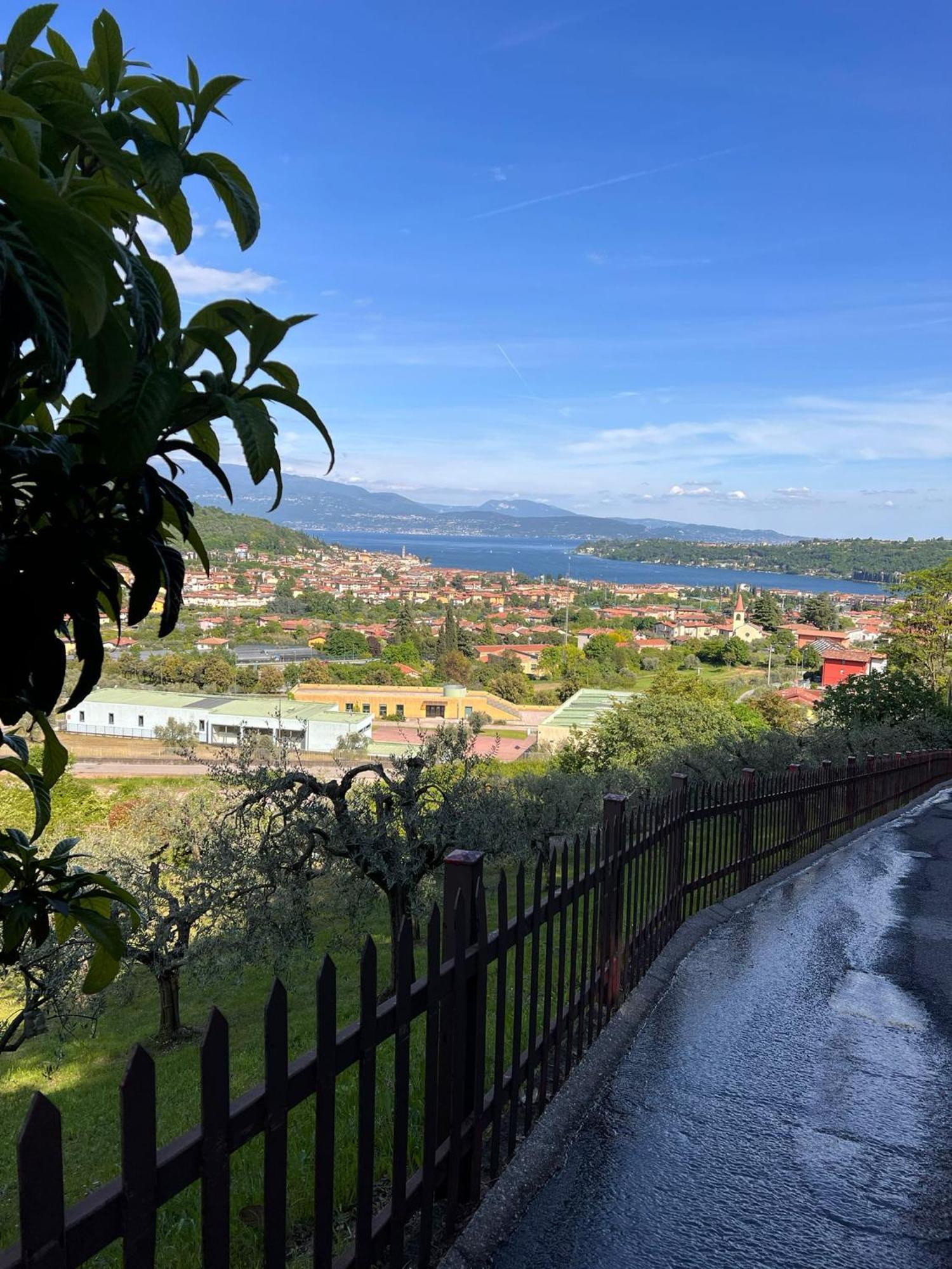 La Finestra Sul Garda Dreaming Holidays Apartment San Felice del Benaco